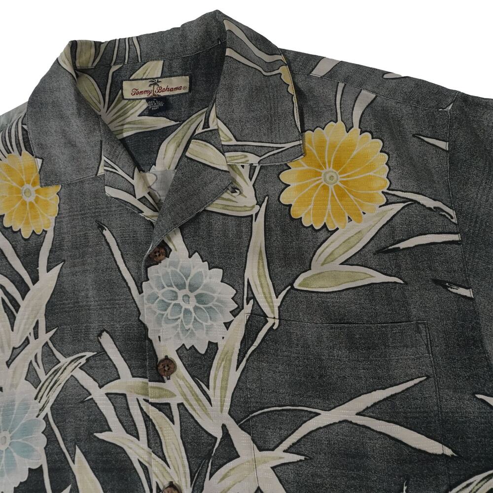 Tommy Bahama Silk Floral Leaf Hawaiian Button Up Camp Shirt Men's Medium